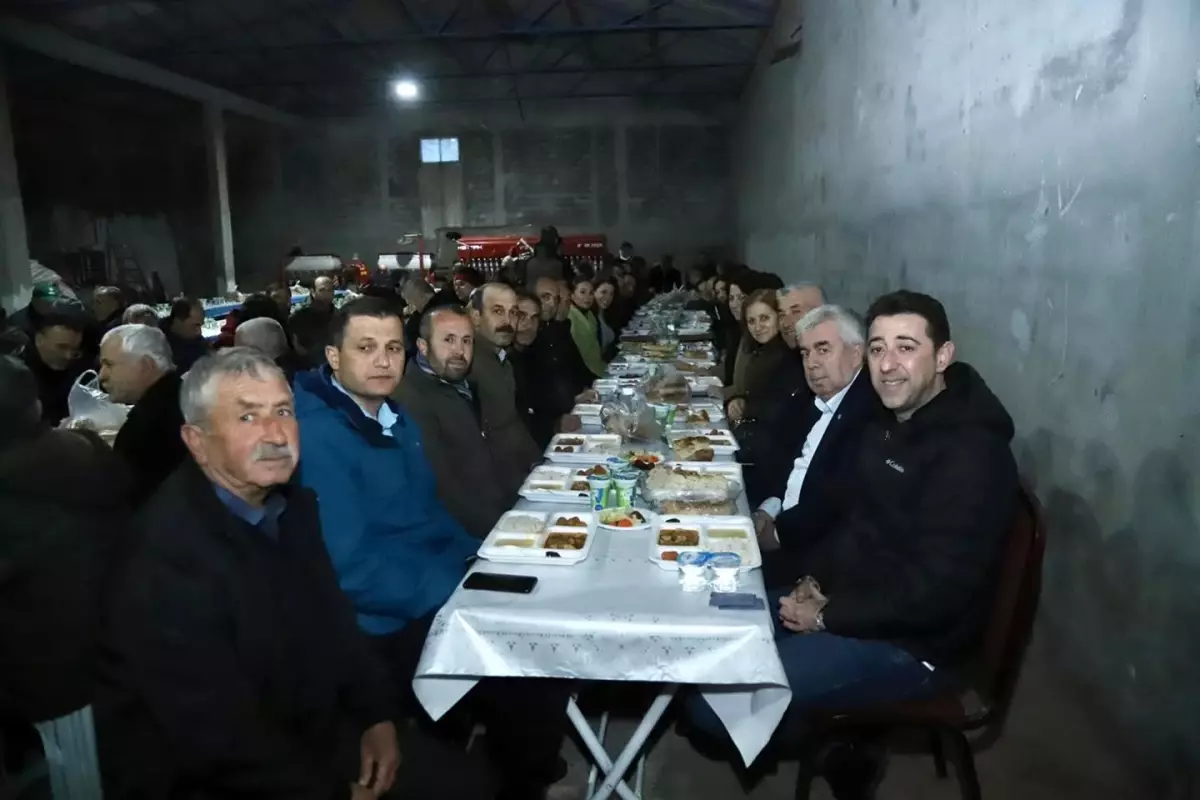 Başkan Tosun, kırsal mahalle sakinleriyle iftar yemeğinde bir araya geldi