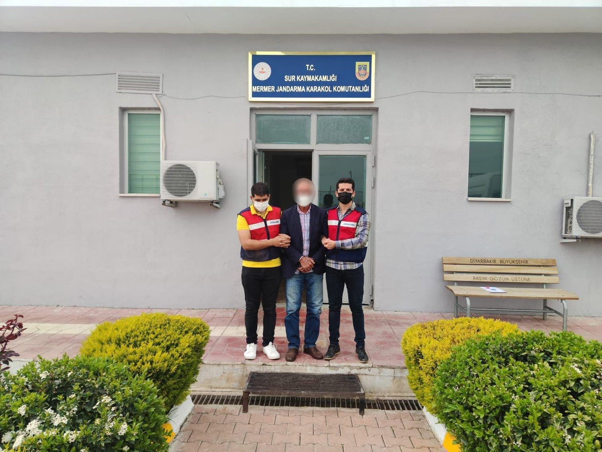 Diyarbakır\'da 19 yıl kesinleşmiş hapis cezası bulunan hükümlü yakalandı