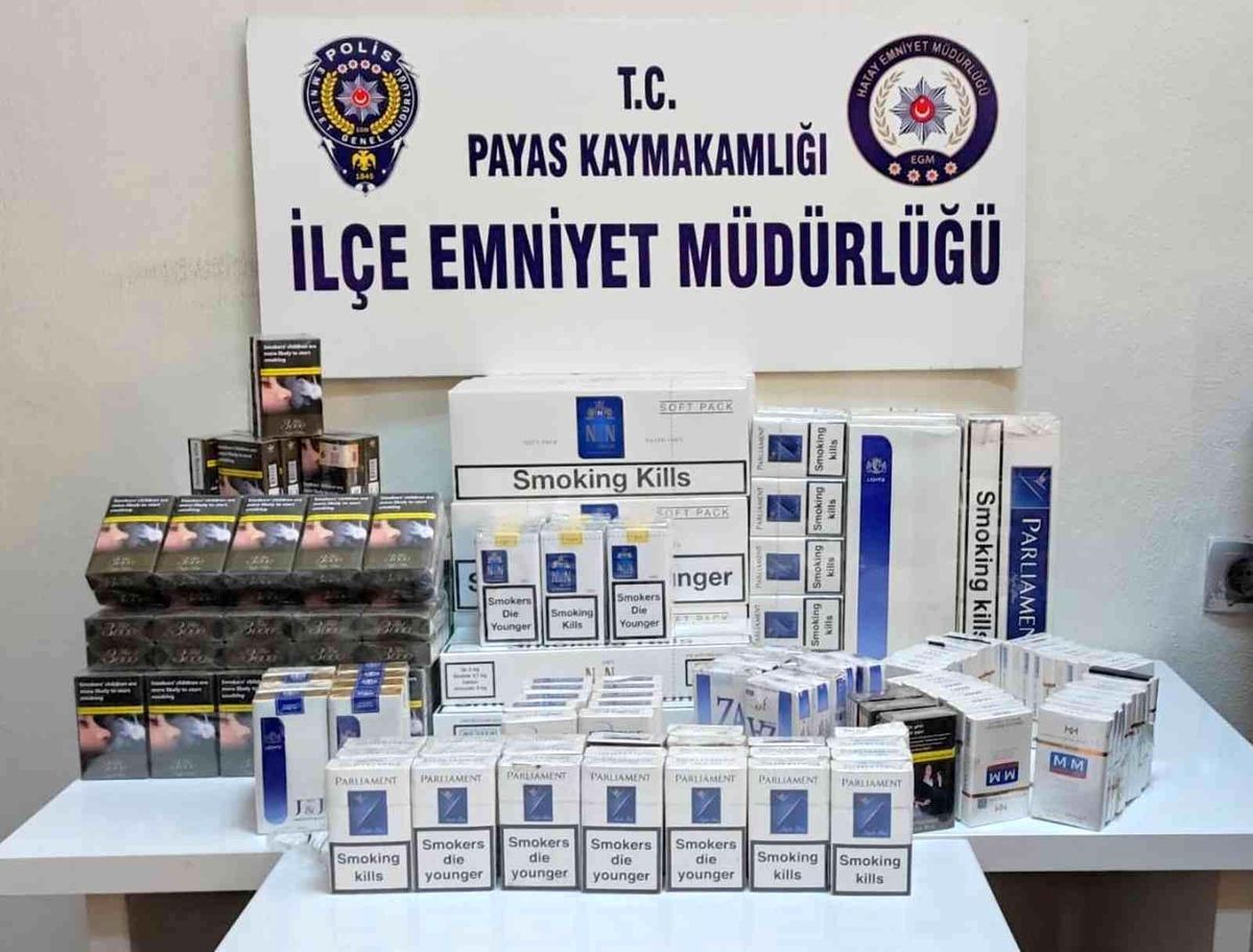 Hatay\'da durdurulan otomobilden kaçak sigara çıktı