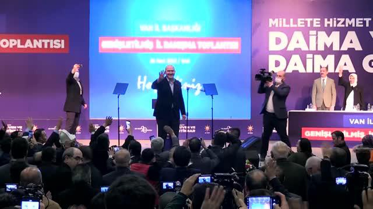 İçişleri Bakanı Süleyman Soylu: "2021 sonu itibariyle geçici statü ile Türkiye\'ye gelenlere verilen vatandaşlık sayısı 192 bindir."