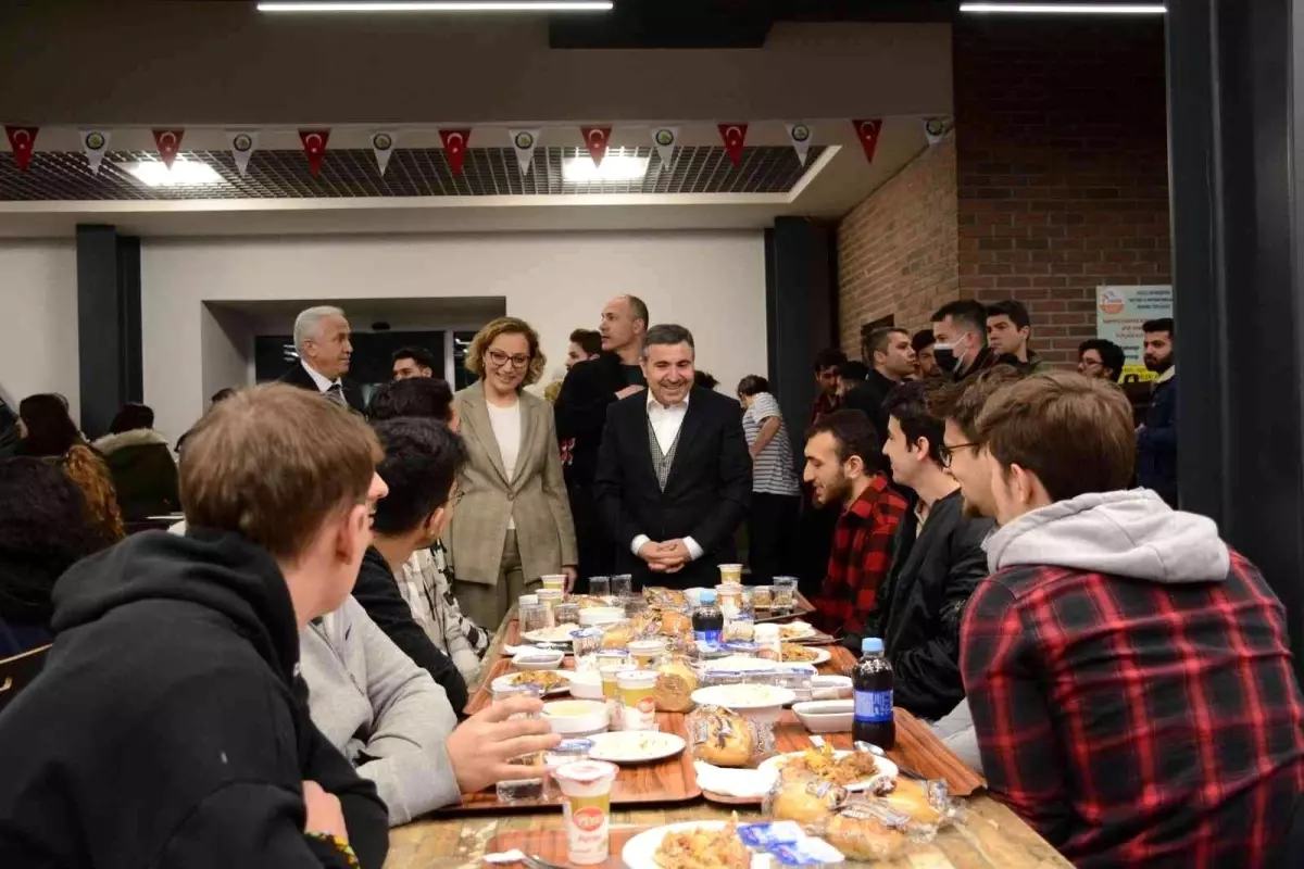 Kampüste iftar yemeği düzenlendi