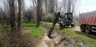 Kütahya'daki sulama kanallarında temizlik