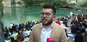 Mostar Köprüsü'nün altında 1000'den fazla genç iftar yaptı