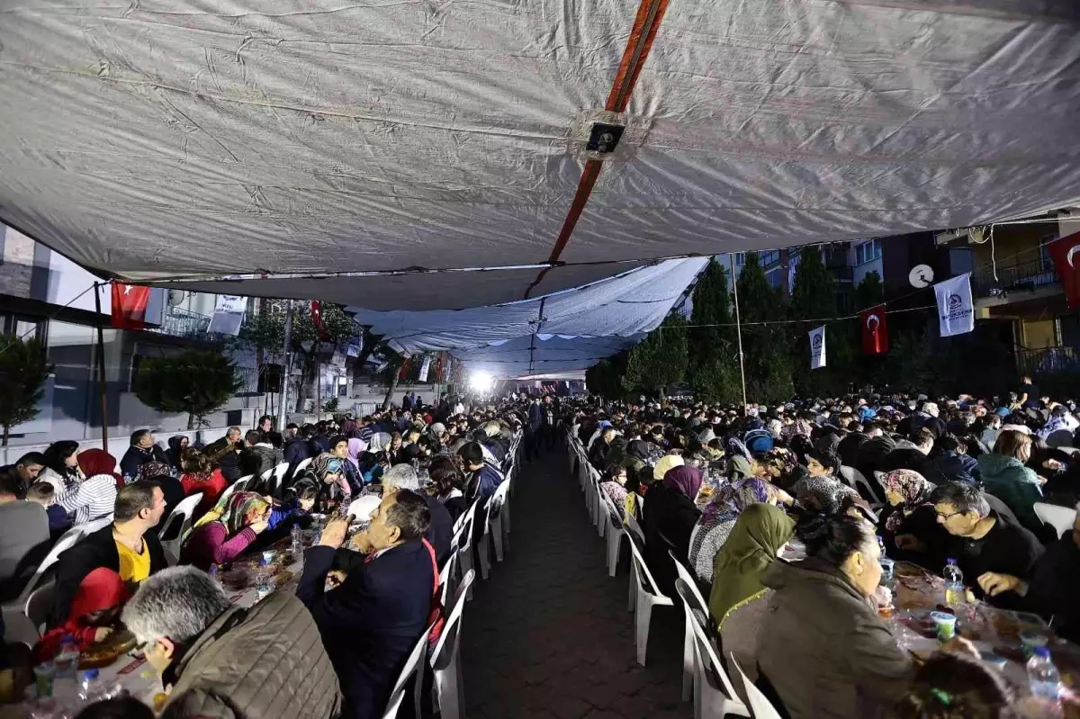 Ramazan ayının gönül sofrası Karaman Mahallesi\'nde