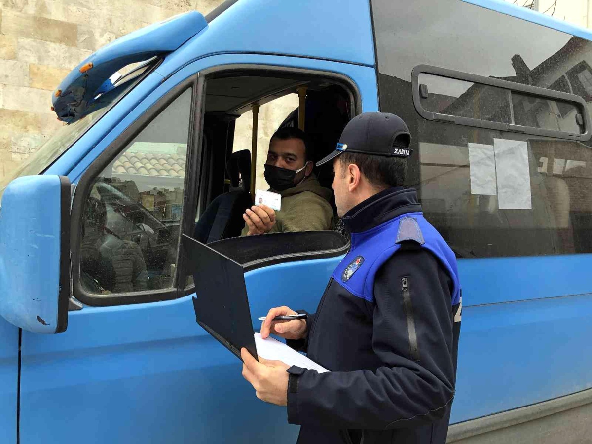 Sinop\'ta zabıta ekiplerinden dolmuş denetimi