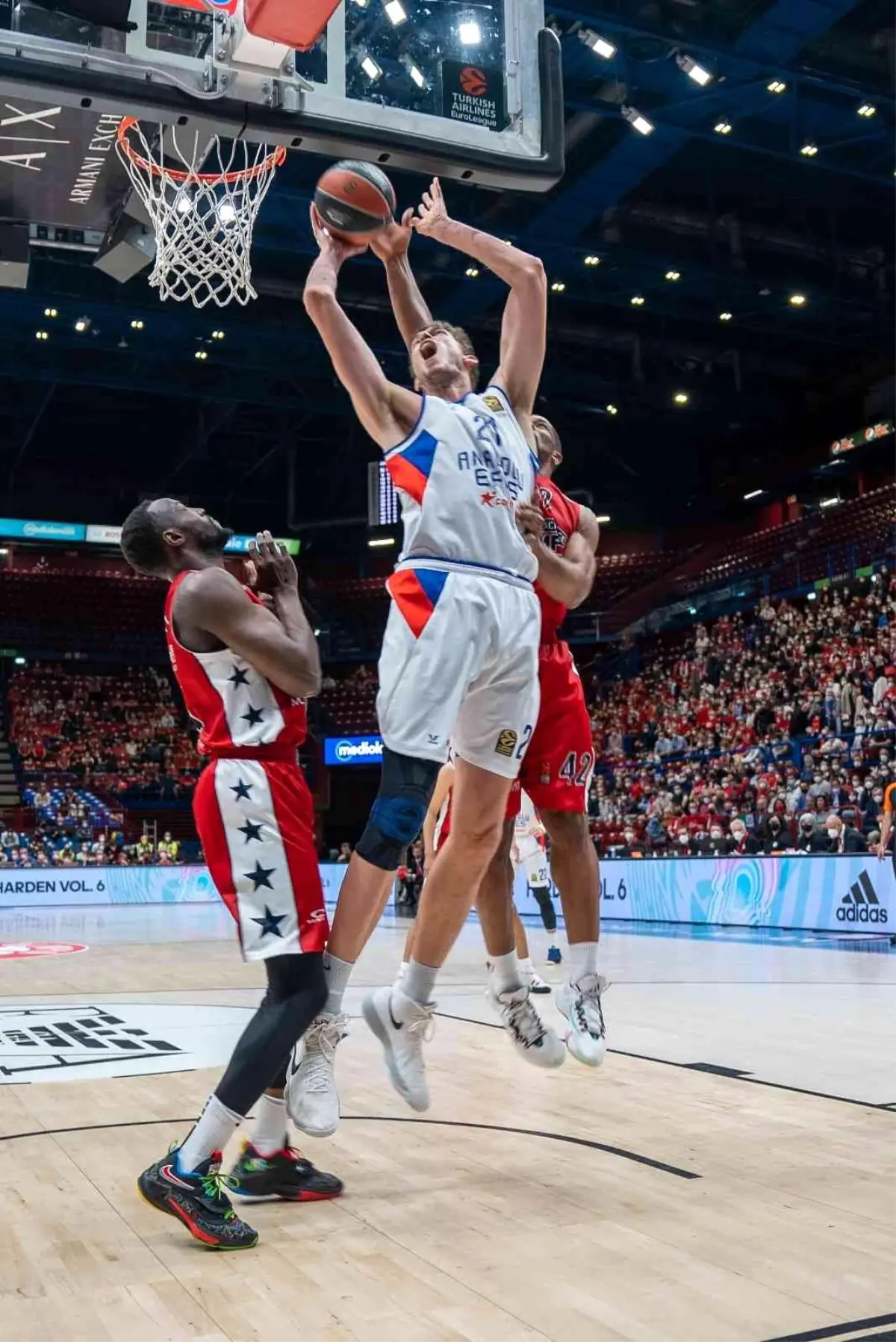 THY Euroleague: Olimpia Milano: 48 - Anadolu Efes: 64