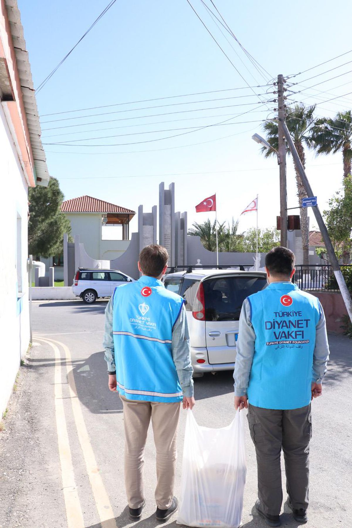 Türkiye Diyanet Vakfından KKTC'de ihtiyaç sahiplerine gıda yardımı