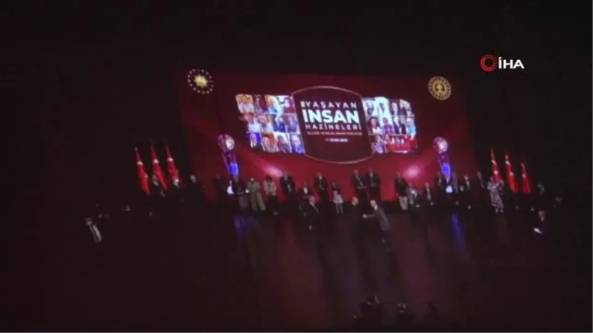 'Yaşayan İnsan Hazineleri' Ödülü'nü alan Tansel Işık bastonu anlattı