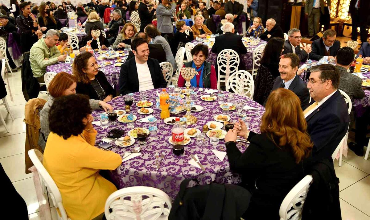 Başkan Ataç Sivrihisarlılarla iftarda buluştu