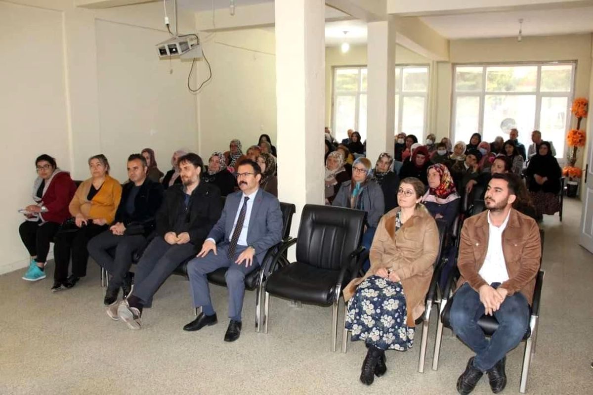 Başmakçıda \'öfke kontrolü ve kadına yönelik şiddetle mücadele\' semineri