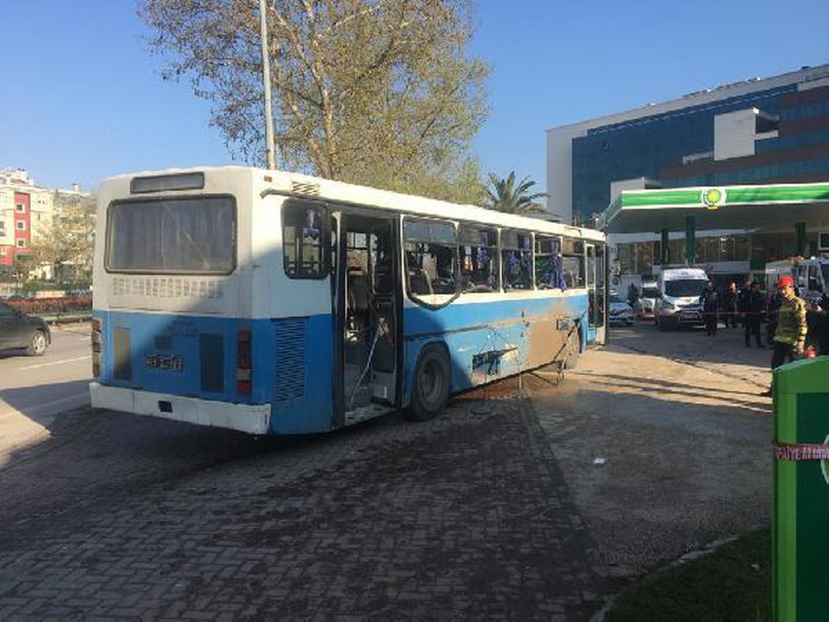BURSA\'DA İNFAZ KORUMA MEMURLARINI TAŞIYAN OTOBÜSTE PATLAMA (1)