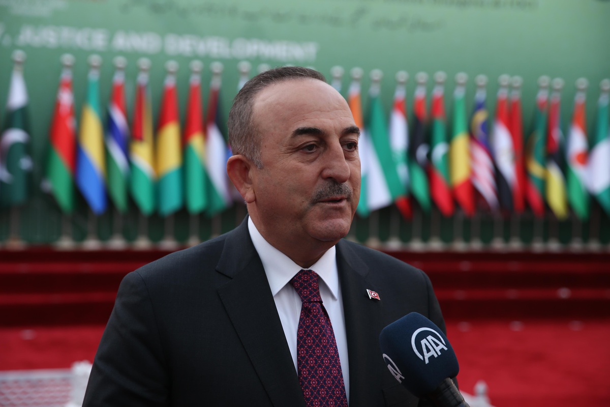 Dışişleri Bakanı Mevlüt Çavuşoğlu, Rusya Federasyonu Dışişleri Bakanı Sergey Lavrov ile telefon görüşmesi gerçekleştirdi.
