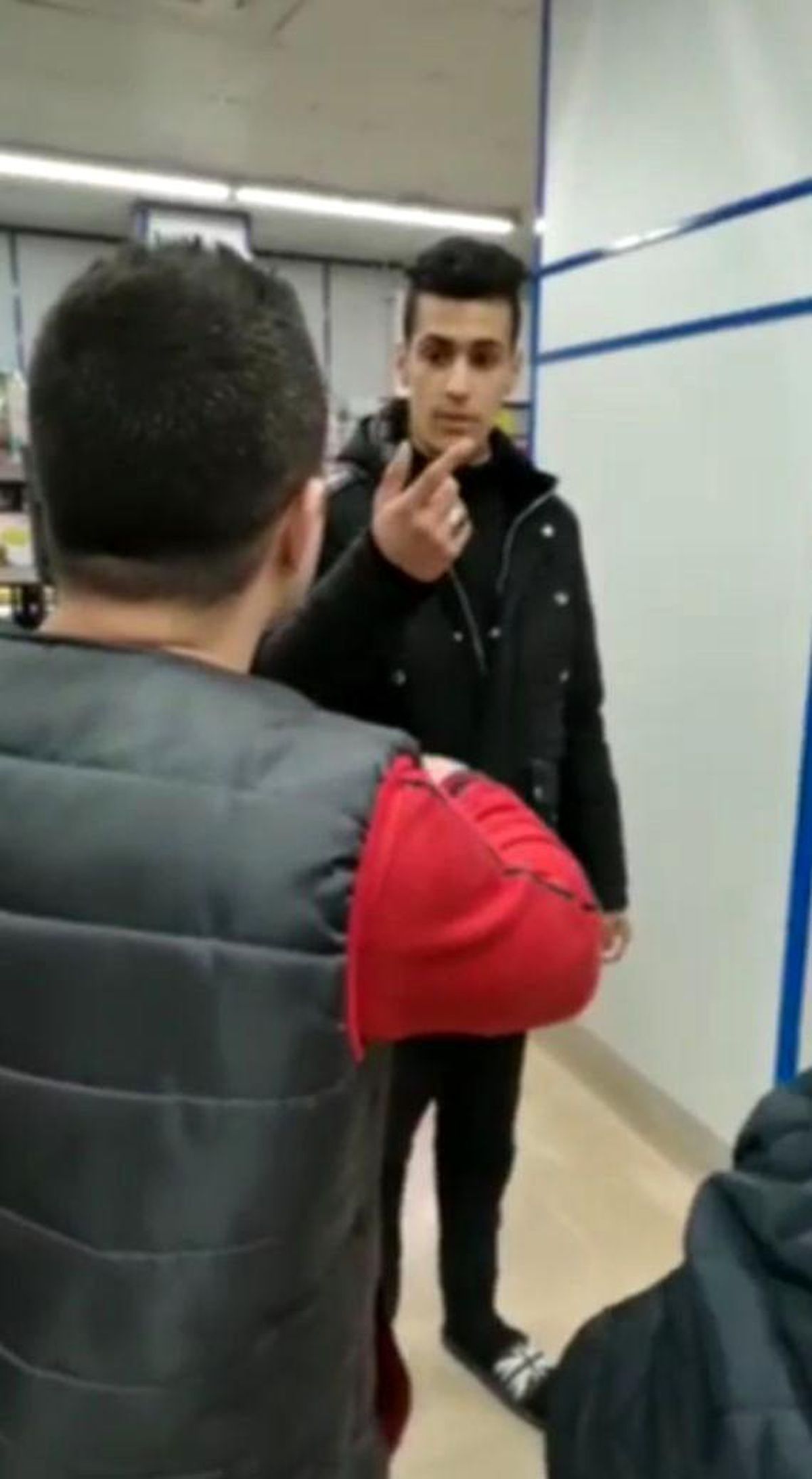 Edirne'de marketten hırsızlık yapan şahıs suçüstü yakalandı