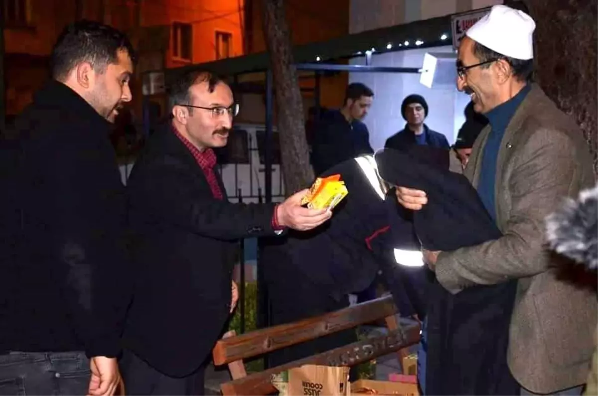 Emet'te Enderun teravih namazı kılındı