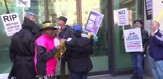 İngiltere'de mahkeme Assange'ın ABD'ye iade edilmesine karar verdi