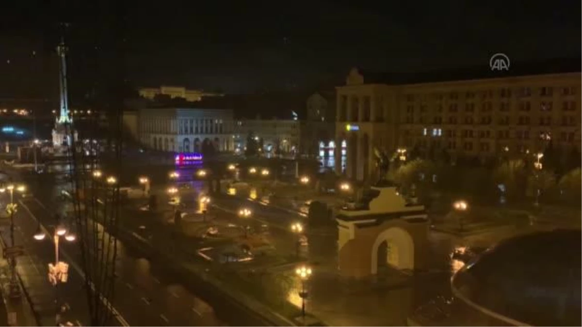 KİEV (AA) - Rusya\'nın saldırılarının devam ettiği Ukrayna\'nın başkenti Kiev\'de sirenler çalıyor.