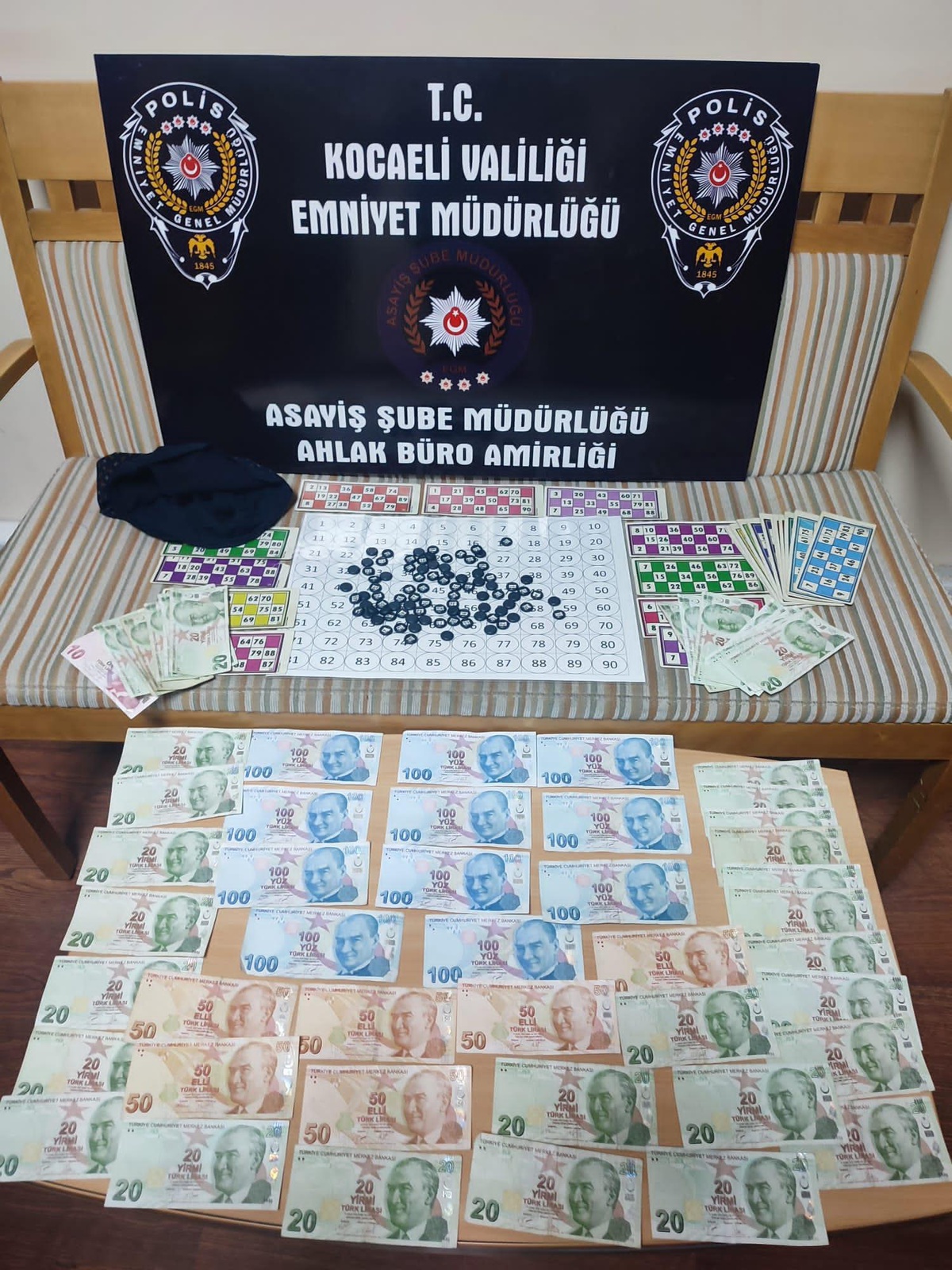 Kocaeli\'de yapılan denetimlerde aranan 4 kişi yakalandı