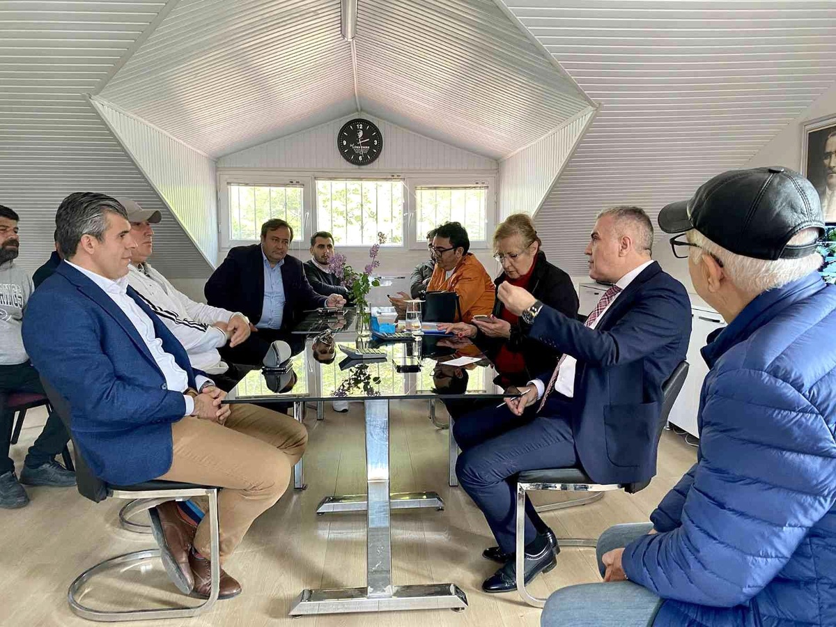 Kuşadası Belediyesi sorunlara yerinde çözüm buluyor