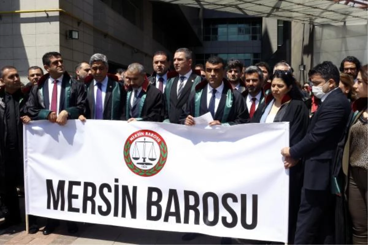 Mersin\'de baro başkanları ve avukatlar basın açıklaması yaptı