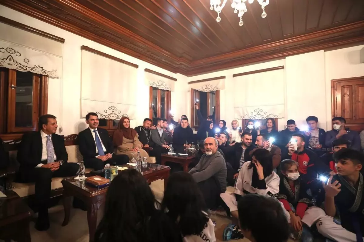 Bakan Kurum, Nallıhan\'da Gençlik Buluşması\'na katıldı