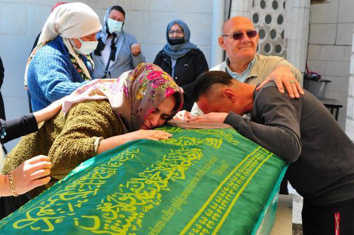 Son dakika haberi | Restorandaki yemek sonrası rahatsızlanan Ece Melisa\'nın ölümüne suç duyurusu (2)