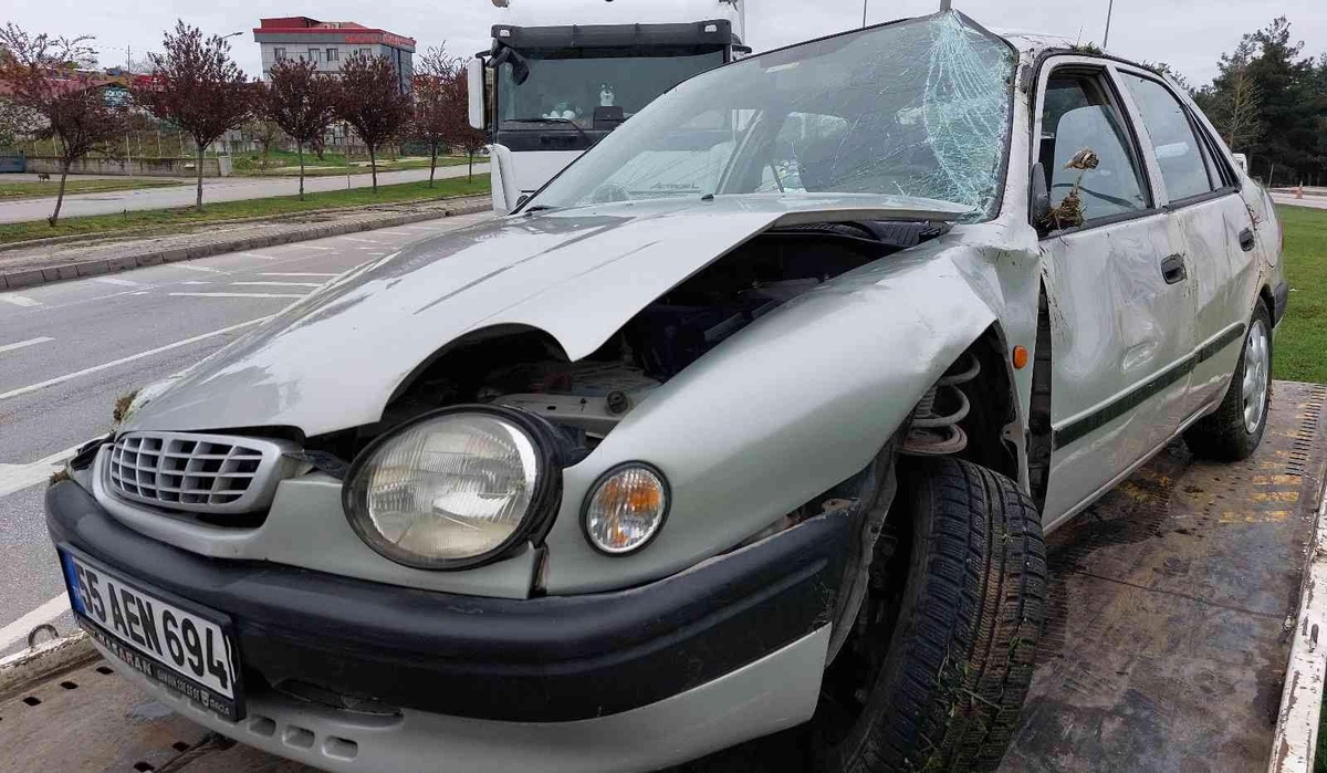 Samsun\'da tır ile otomobil çarpıştı: 1 yaralı