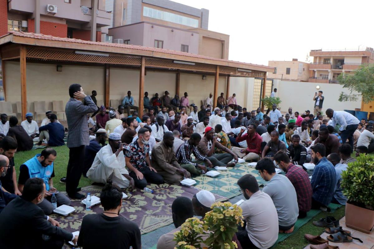 Türkiye Diyanet Vakfından, Sudan\'daki Afrikalı öğrencilere iftar