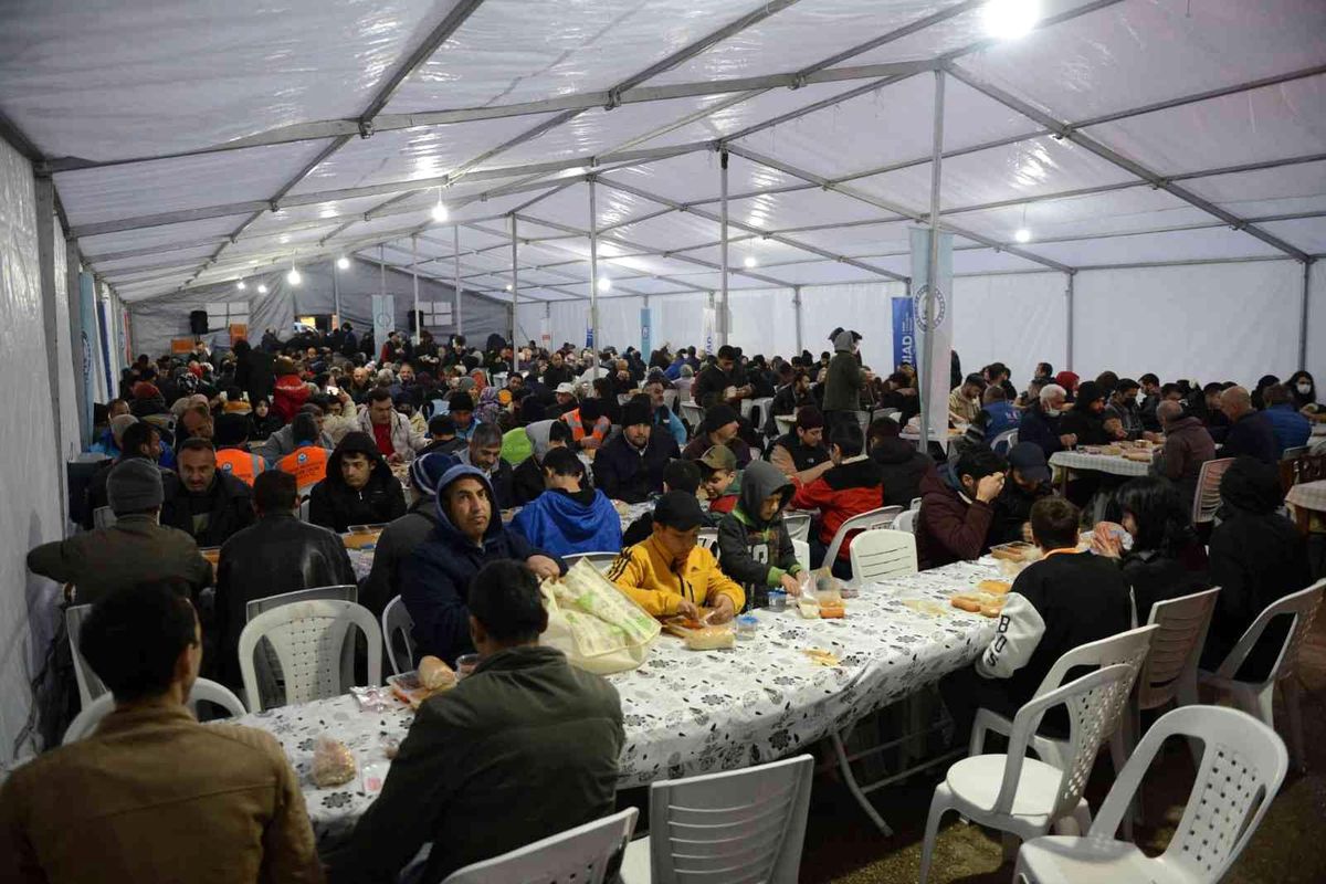 Yıldırım Belediyesi\'nden sokak iftarı