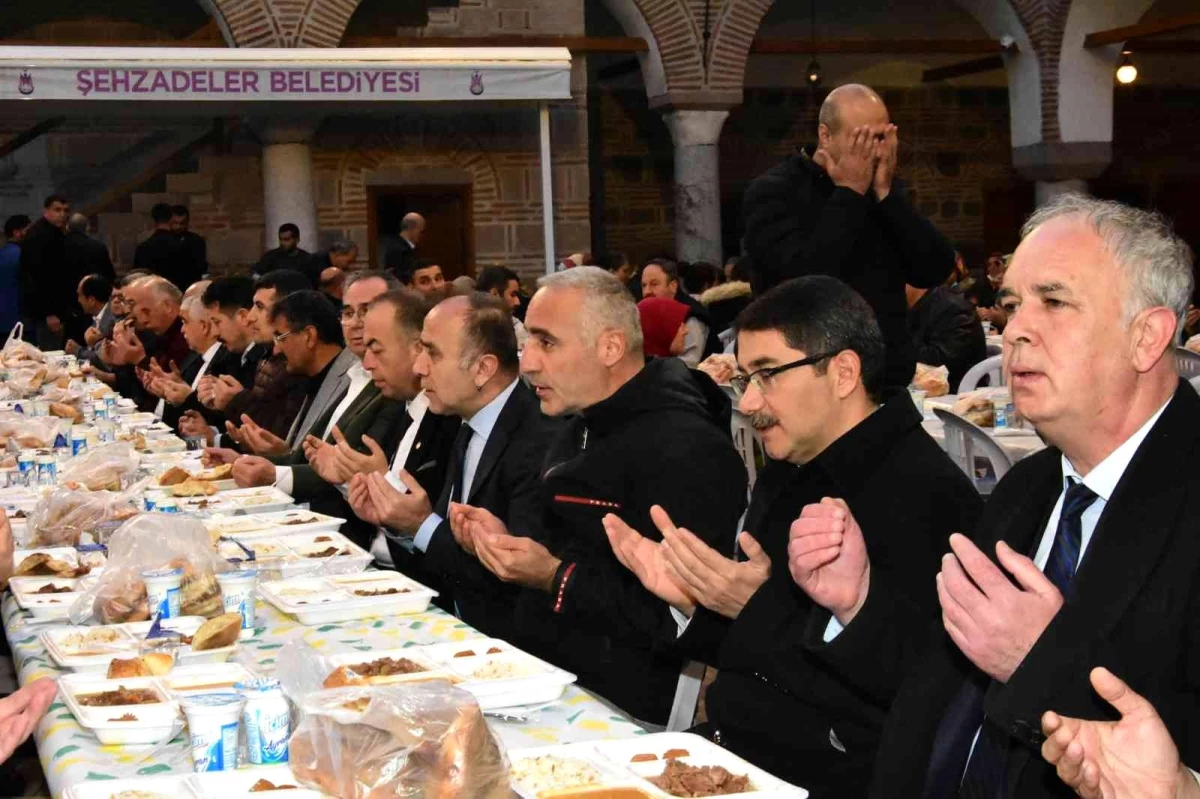 Başkan Çelik iftar sofrasında pazarcıların sorunlarını dinledi