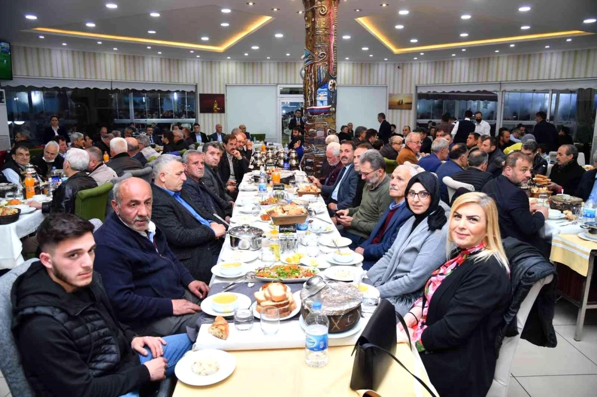 Başkan Genç muhtarlarla iftarda bir araya geldi