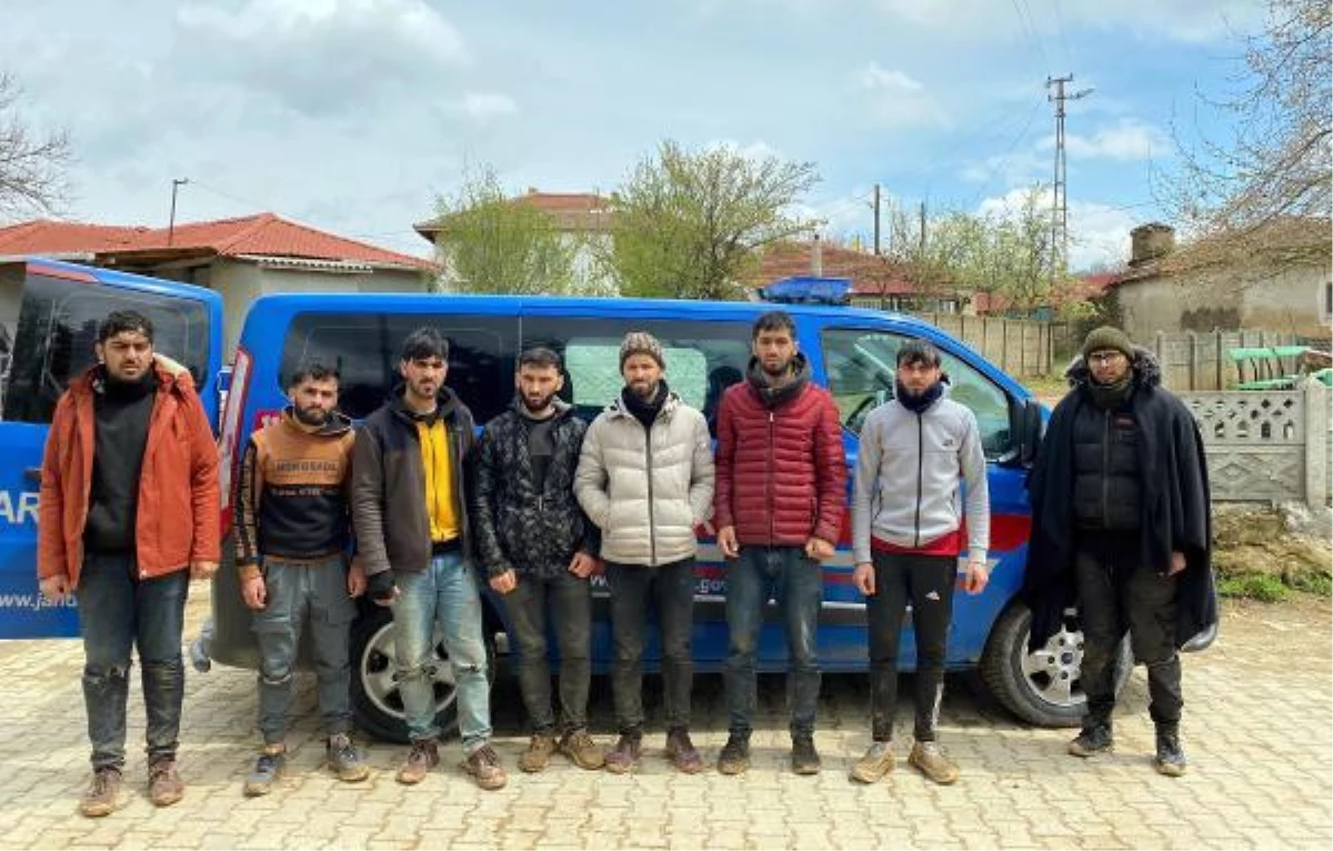 Bulgar polisi 13 kaçak göçmeni darbedip, Türkiye\'ye itti iddiası