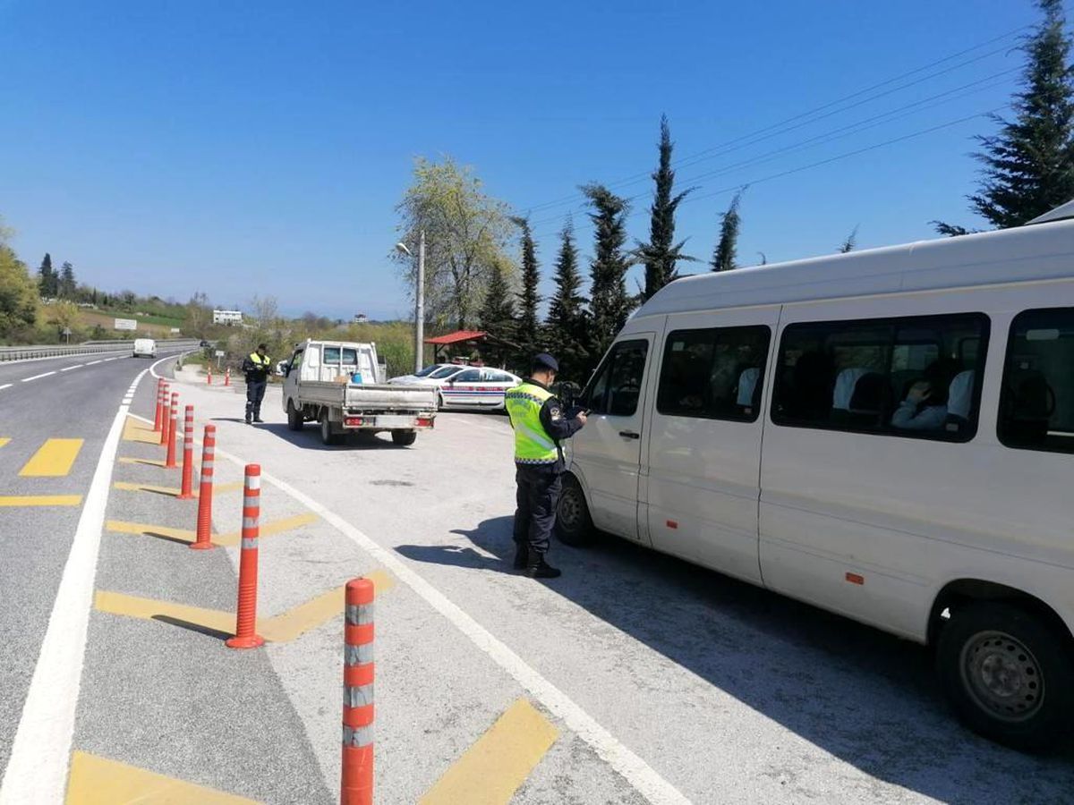 Düzce\'de 11 araç 5 sürücü trafikten men edildi
