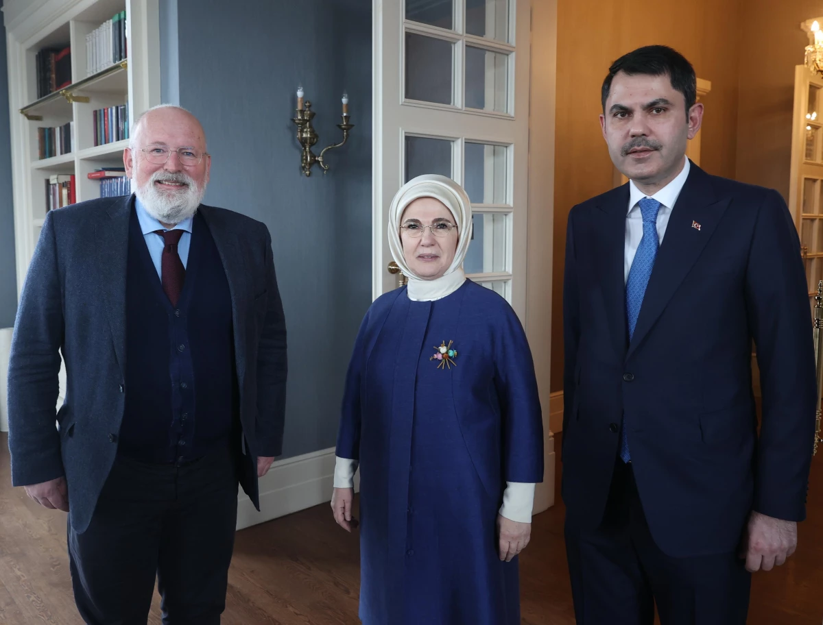 Emine Erdoğan, AB Komisyonu Kıdemli Başkan Yardımcısı Timmermans ile bir araya geldi