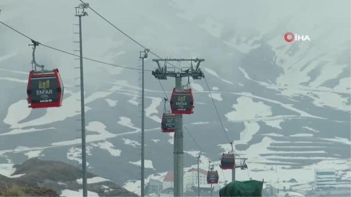 Erciyes\'te Nisan ayında da kayak heyecanı sürüyor