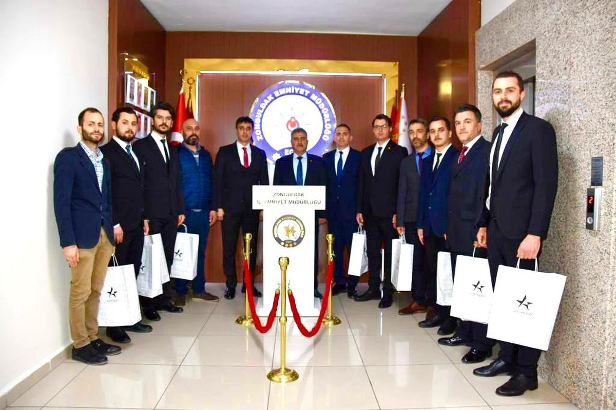 Son dakika... Hırsızlık suçlarını aydınlatan polisler ödüllendirildi