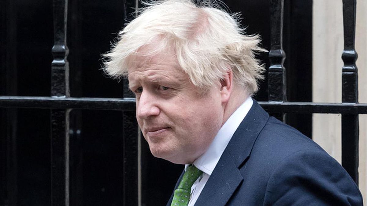 İngiltere\'de pandemi kurallarını ihlal eden Başbakan Johnson\'ın soruşturmaya tabi tutulması için oylama yapılacak