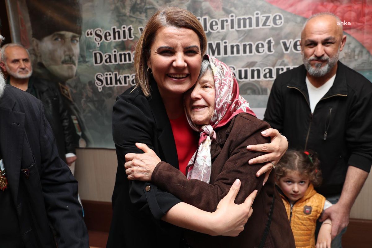İzmit Belediye Başkanı Hürriyet, Şehit Yakınlarını ve Gazileri İftarda Ağırladı