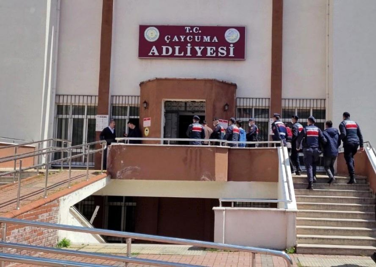 Jandarma hırsızları suçüstü yakaladı: 3 tutuklu