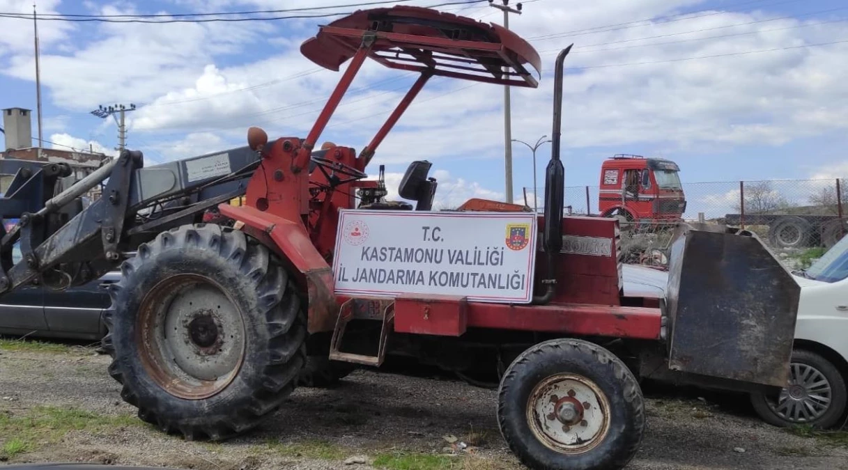 Kastamonu\'da iş makinesini çaldığı iddia edilen 3 zanlı yakalandı