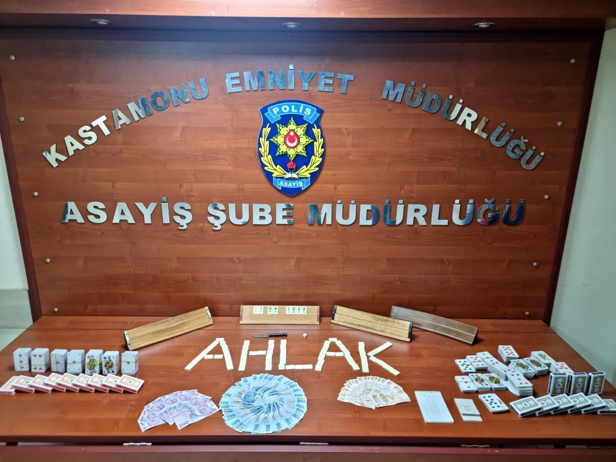 Kastamonu\'da kumar operasyonunda 11 kişiye para cezası verildi