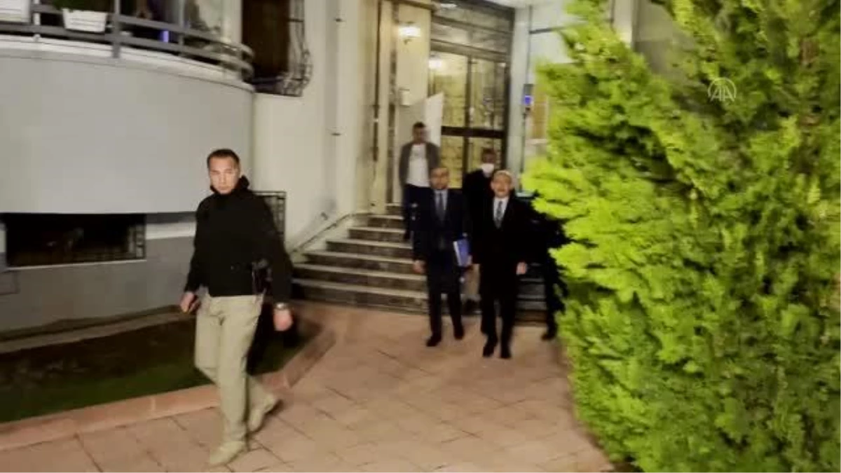 Kılıçdaroğlu, evinin önünde gazetecilere açıklamalarda bulundu
