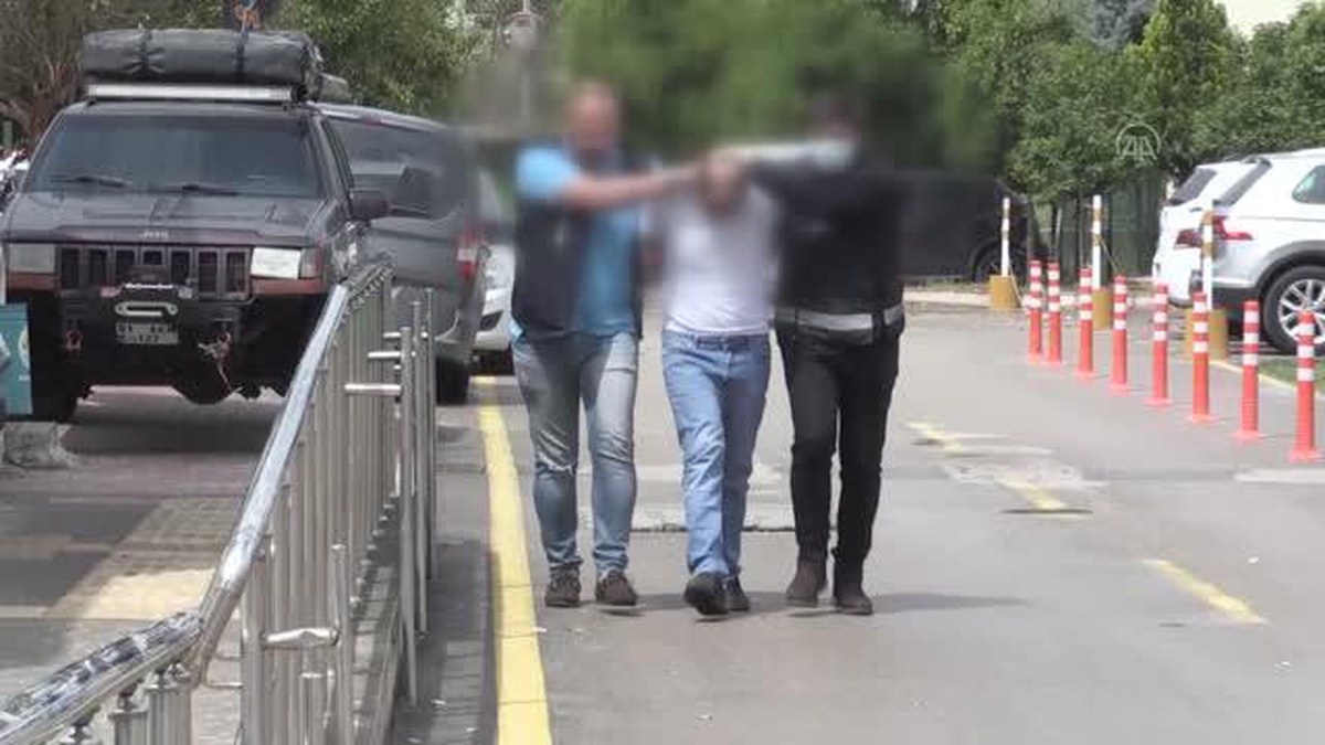 Son dakika haberi... Komşusunu silahla öldüren, iki kişiyi yaralayan zanlı tutuklandı