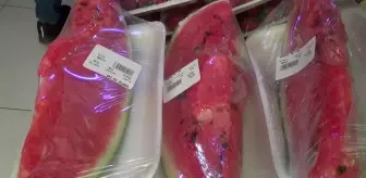Osmaniye'de Market Çalışanı: 'Karpuzun Tamamı 250 TL'ye Tekabül Ediyor, O Yüzden Dilim Dilim Satıyoruz'