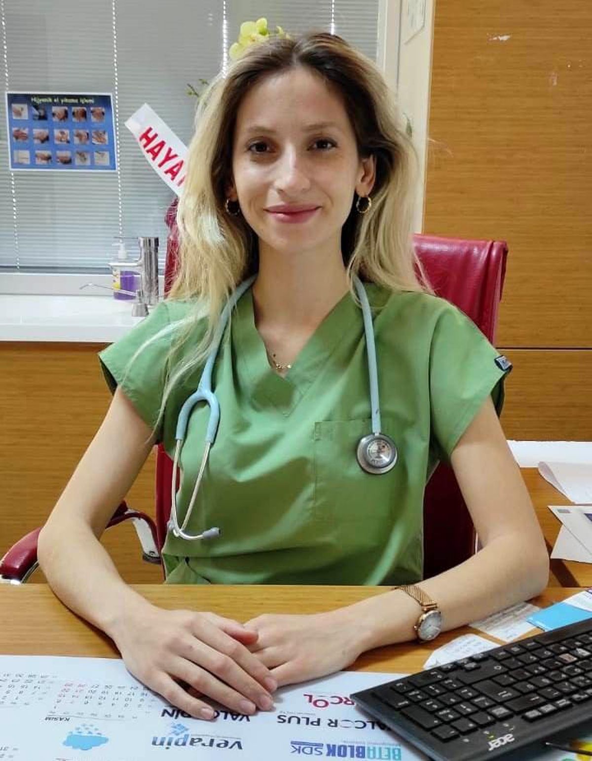 Son dakika haberi... Selendi Devlet Hastanesi\'nde yeni dahiliye uzmanı göreve başladı