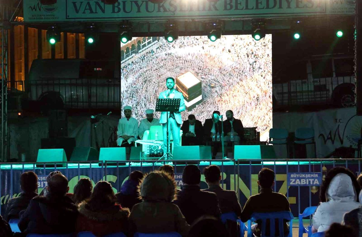 Van\'da Kur\'an ziyafeti ve kaside programı