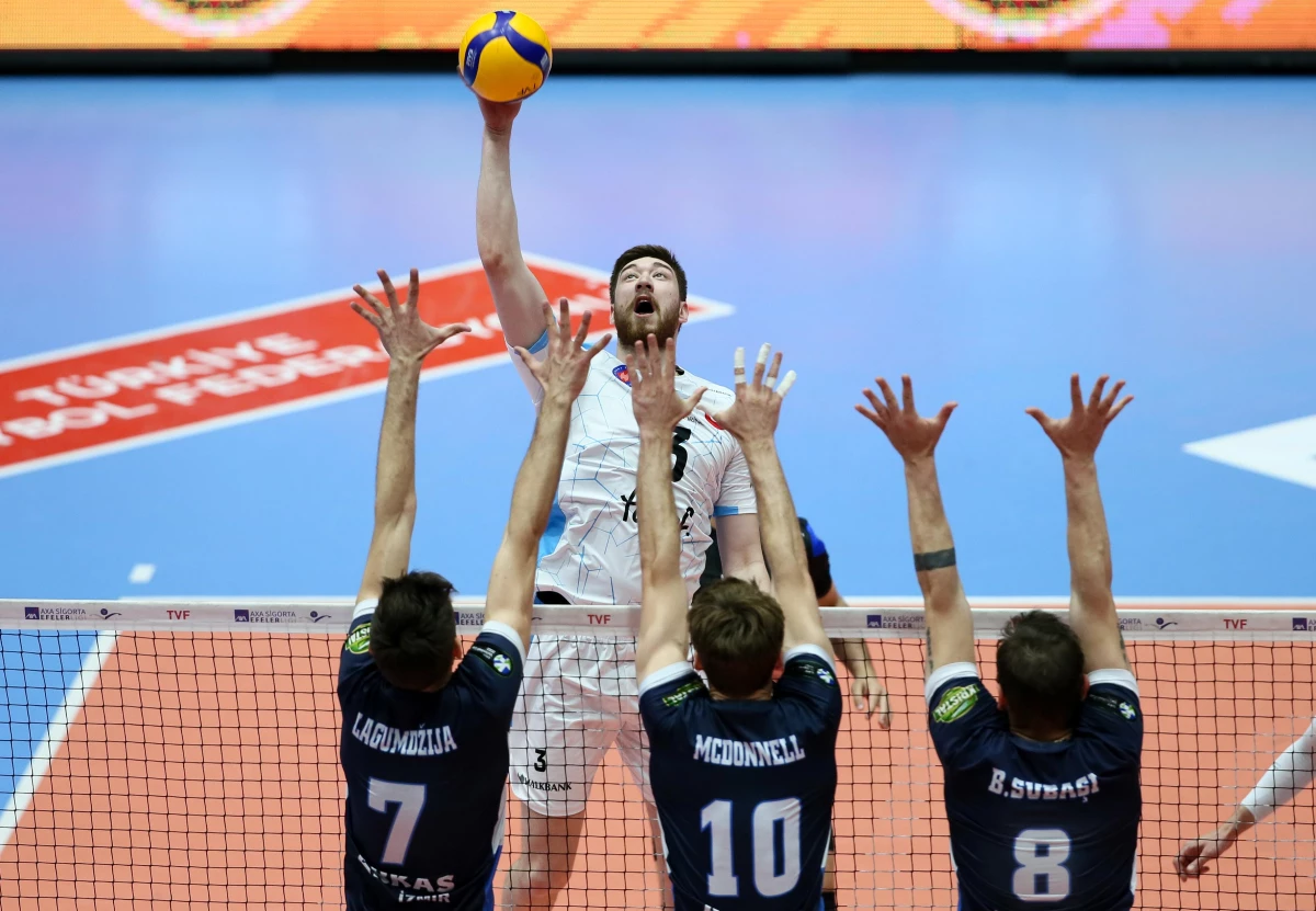 Voleybol: AXA Sigorta Efeler Ligi play-off 1-4\'üncülük etabı