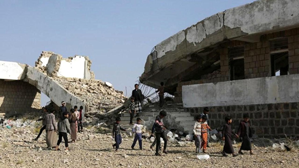 Yemen\'de İç Savaş Yüzünden Binlerce Okul Yıkıldı