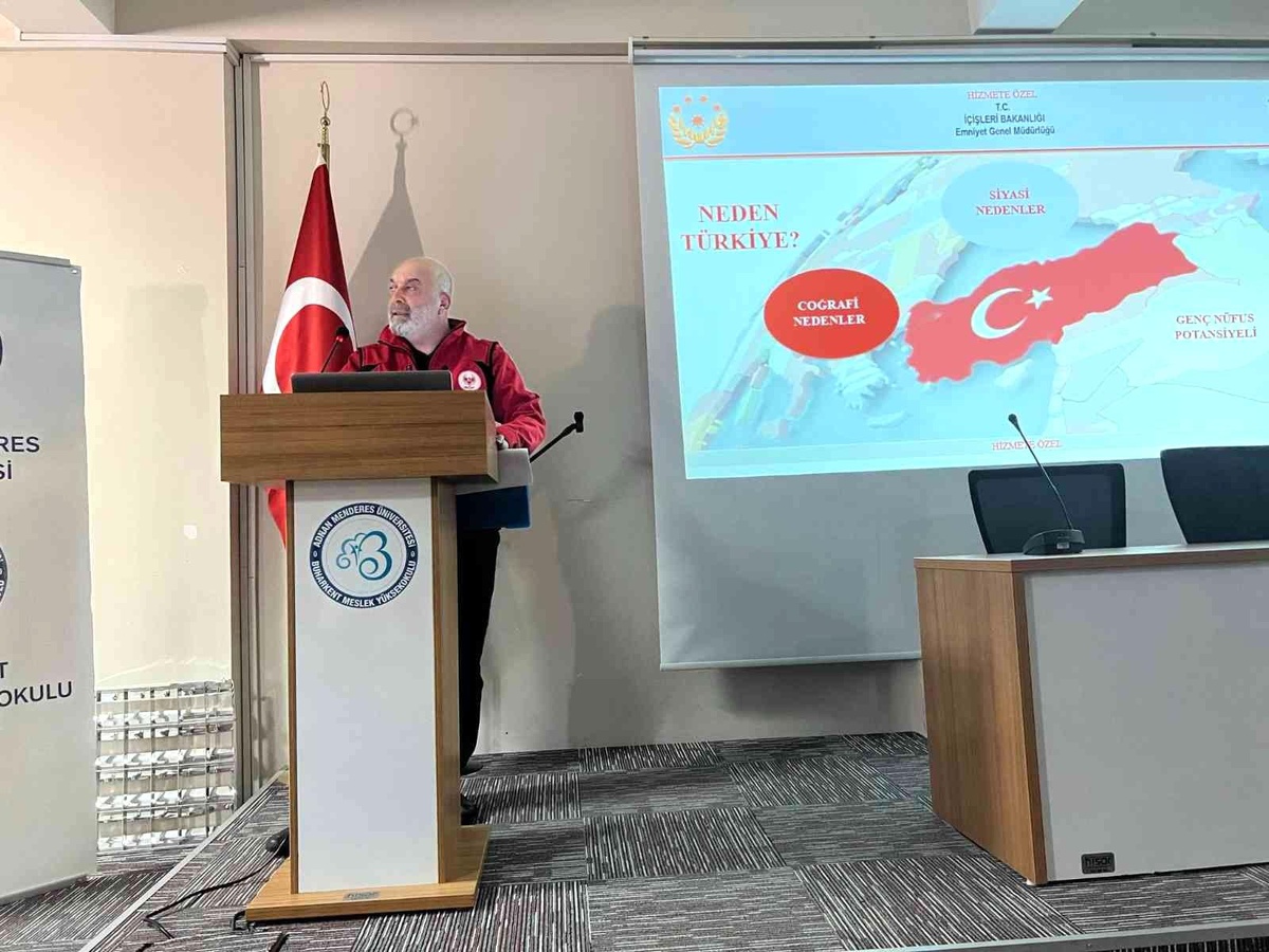ADÜ Buharkent MYO\'da \'Güvenli Gençlik ve Güvenli Gelecek Semineri\' verildi