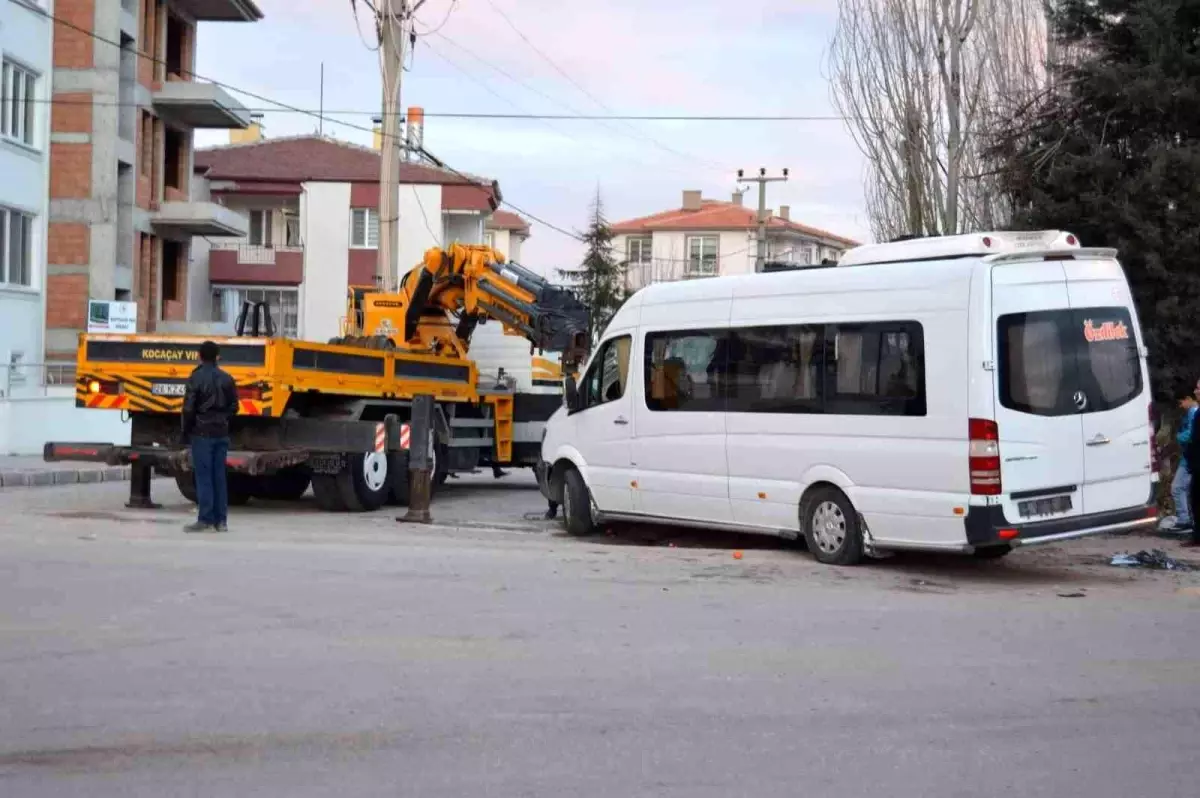 Afyonkarahisar\'da kaza: 1 ölü, 1 yaralı