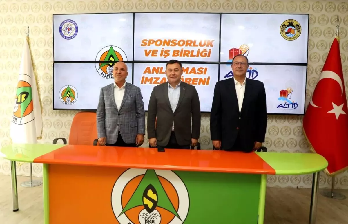 Alanya\'da sahil büfelerinin bir kısmı Alanyaspor\'a gelir olacak